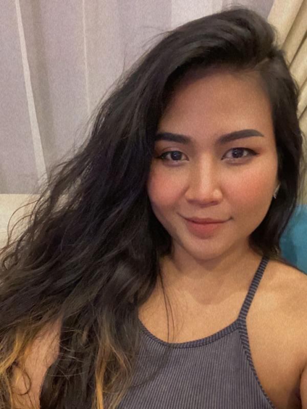 Experience the Allure of Sapphire Moon's Enchanting Companions 1 Mis Fotos