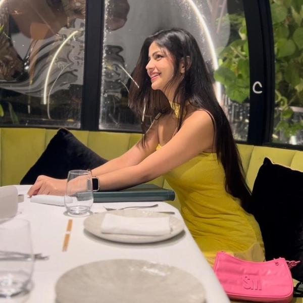 Experience Unforgettable Moments with Elara Glow Tonight 1 Mis Fotos