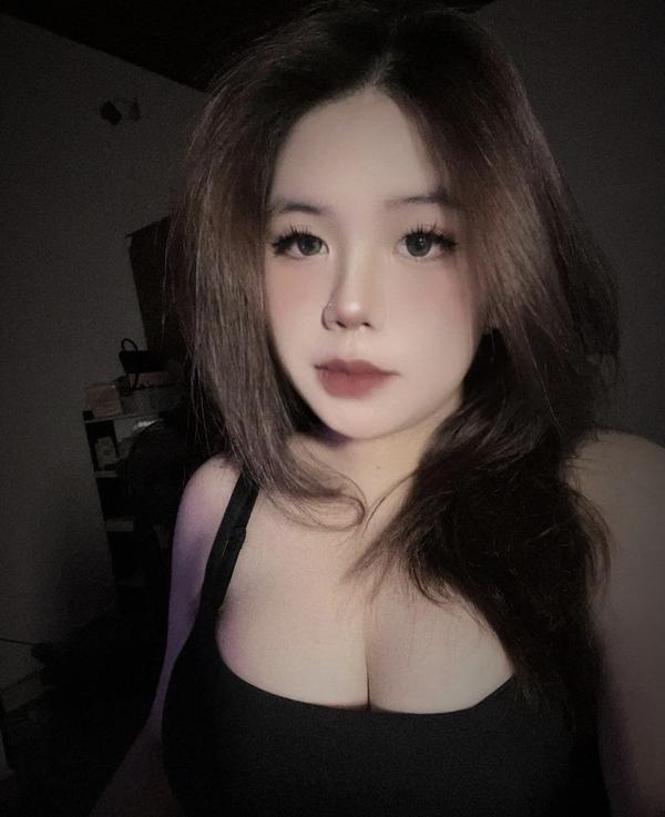 Experience Unforgettable Moments with Astrid Flame by Your Side